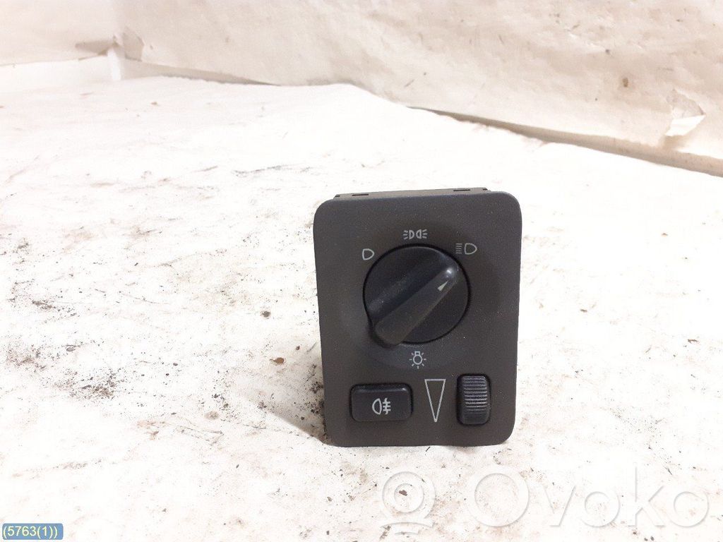 Light switch   4616124,758173