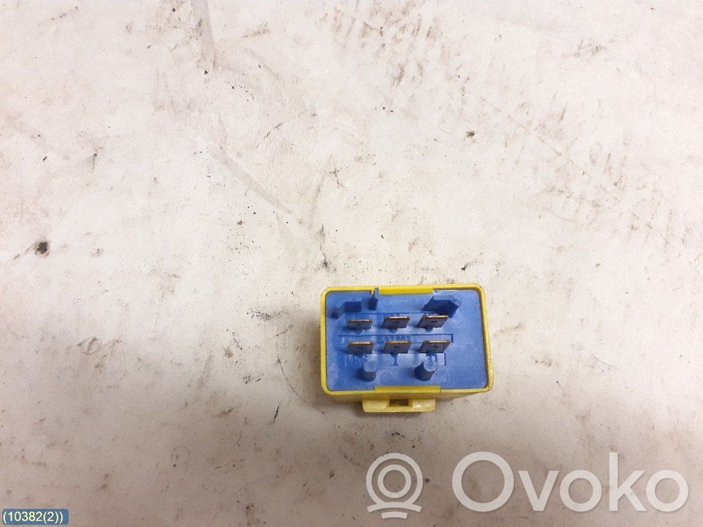 Volvo 940 Lasinpyyhkimen rele 