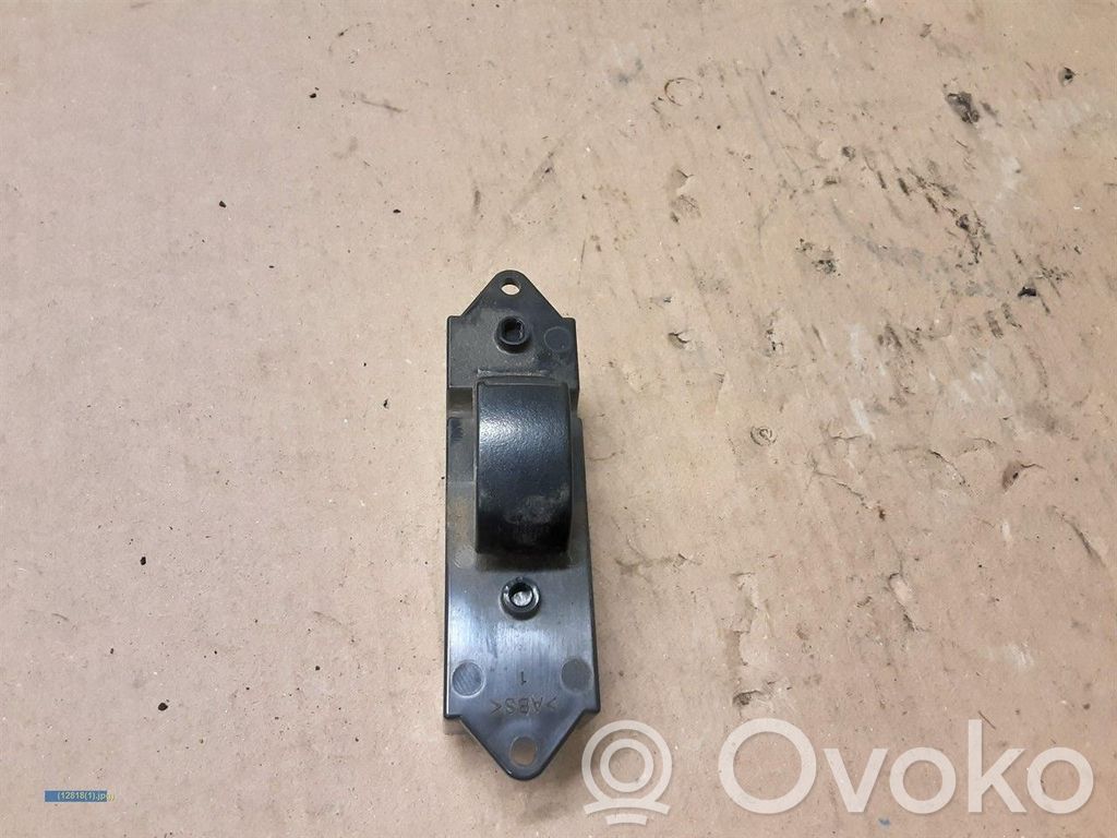 Electric window control switch   MR587956