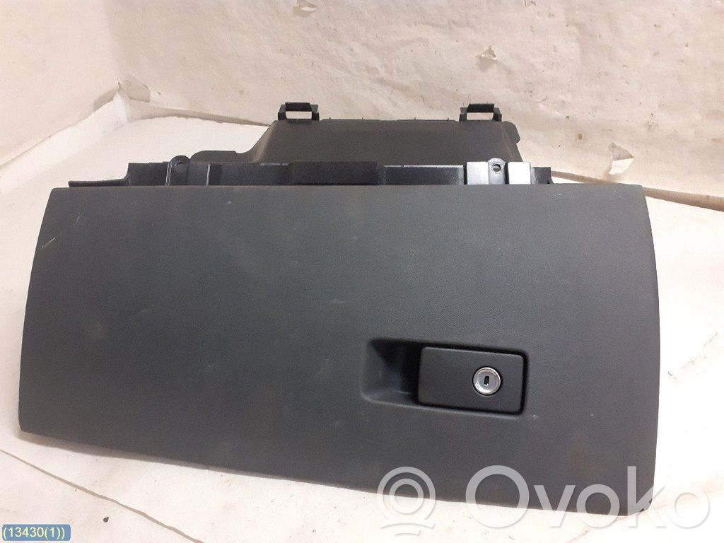 Volvo V70 Daiktadėžės (bordačioko) komplektas 