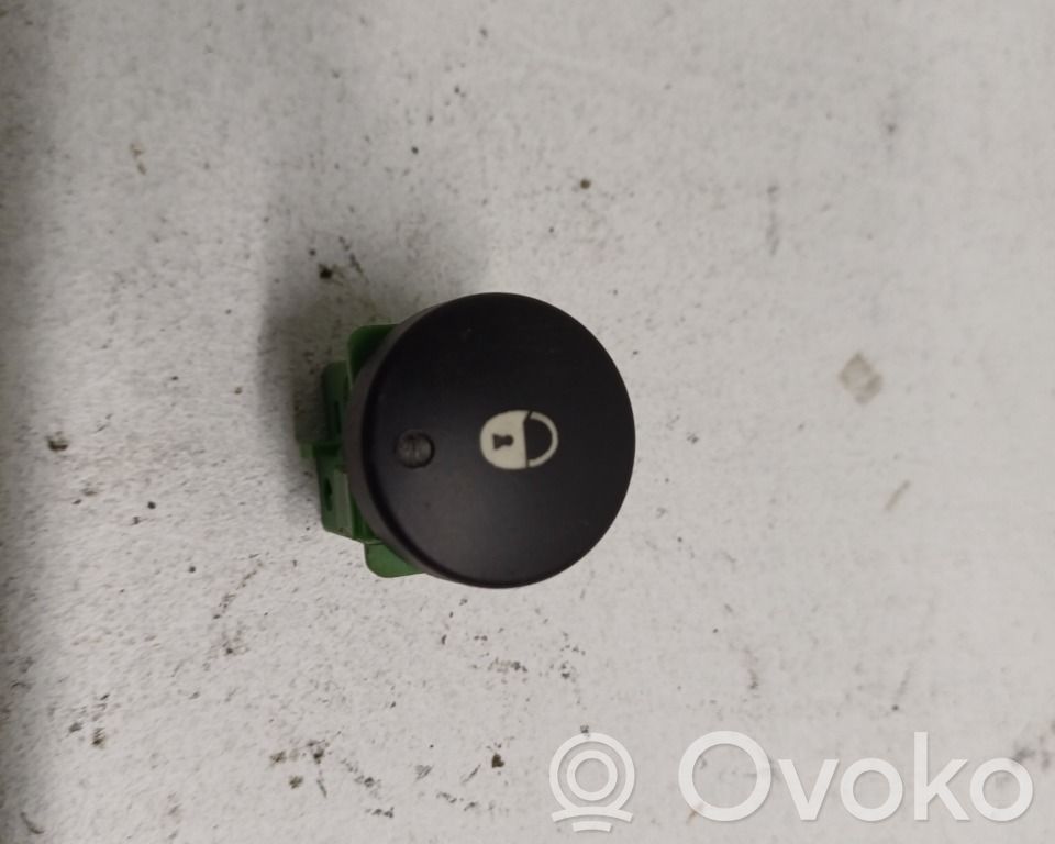 Central locking switch button   6554W5
