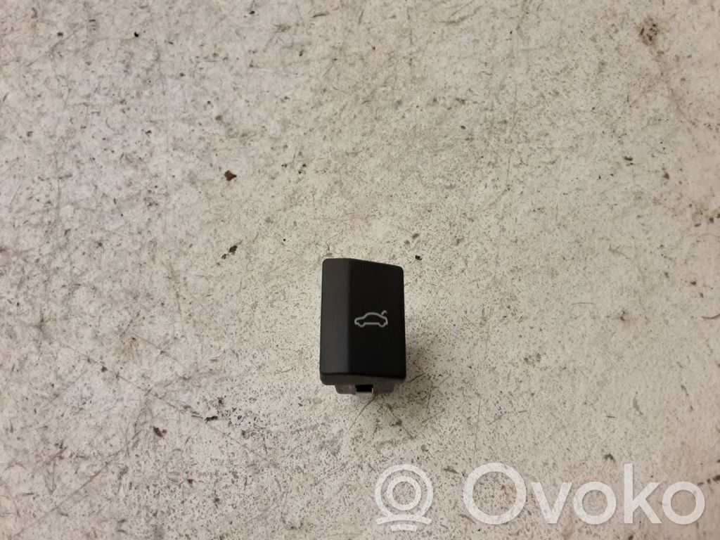 Skoda Superb B6 (3T) Tailgate/boot open switch button 