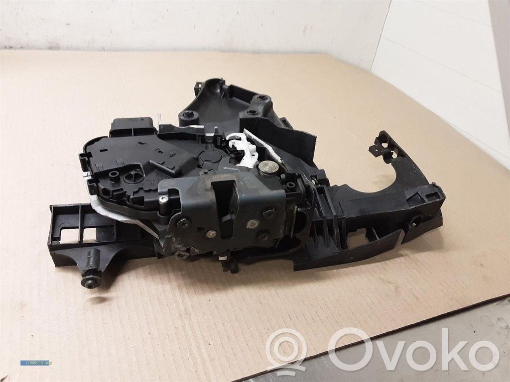 Volvo V50 Front door lock 
