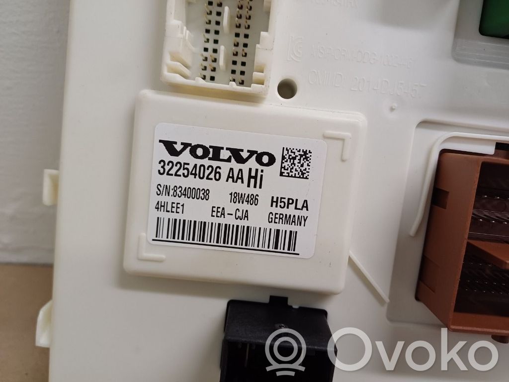 Volvo V60 Fuse module 