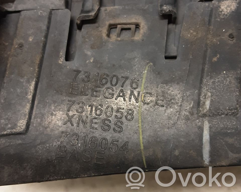 BMW X5 F15 Kratka dolna zderzaka przedniego 