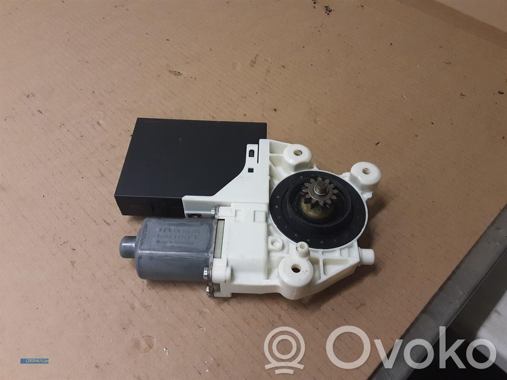 Ford Focus Front door window regulator motor 