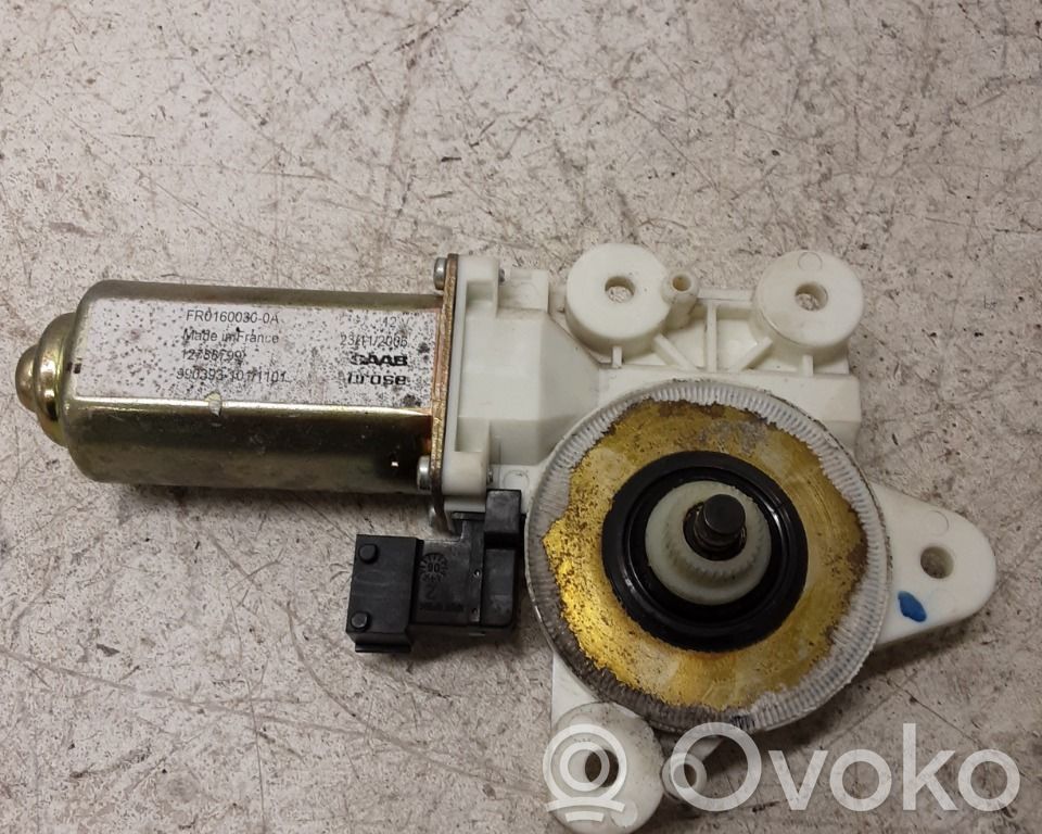 Silnik regulatora szyby drzwi przednich   32019497