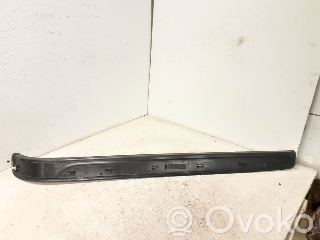 BMW 3 E92 E93 Priekinio slenksčio apdaila (vidinė) 