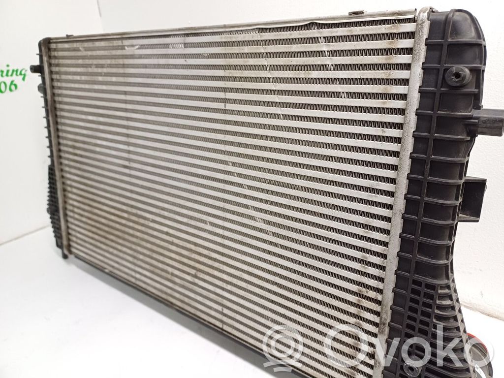 Volkswagen PASSAT B7 Chłodnica powietrza doładowującego / Intercooler 