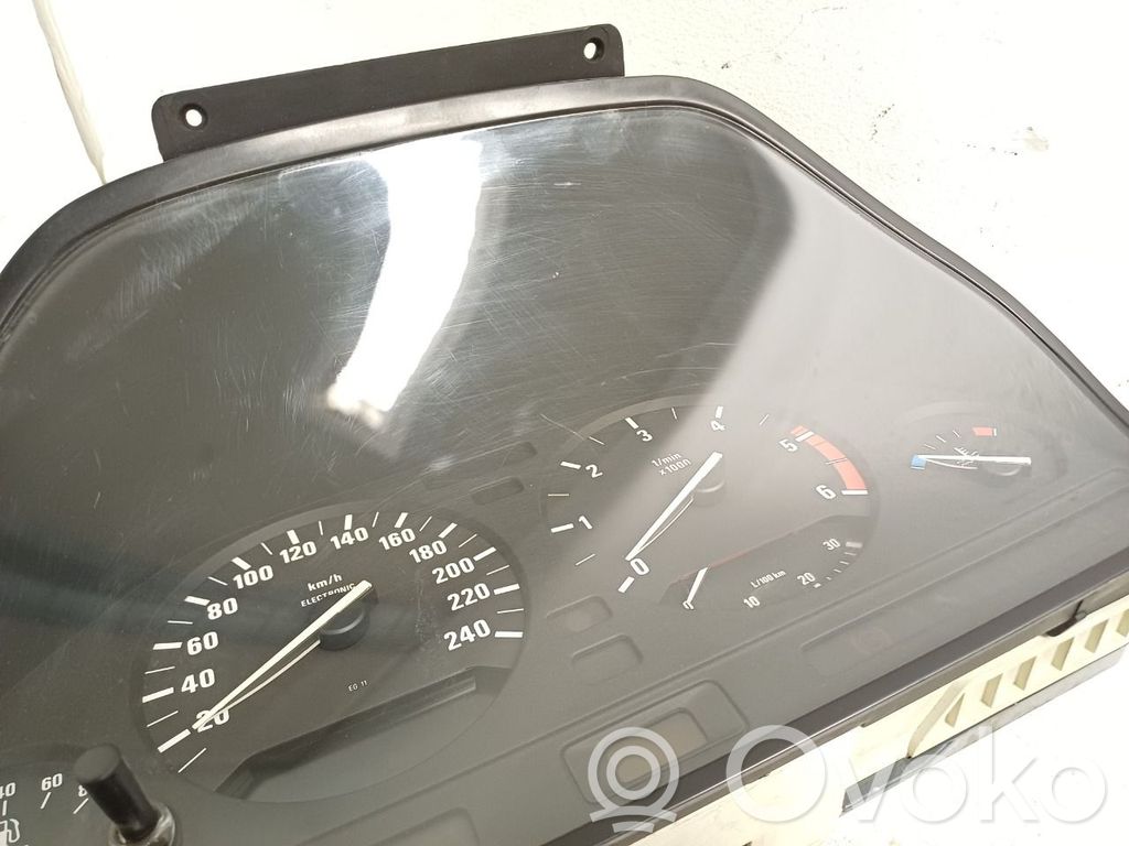 BMW 5 E34 Speedometer (instrument cluster) 