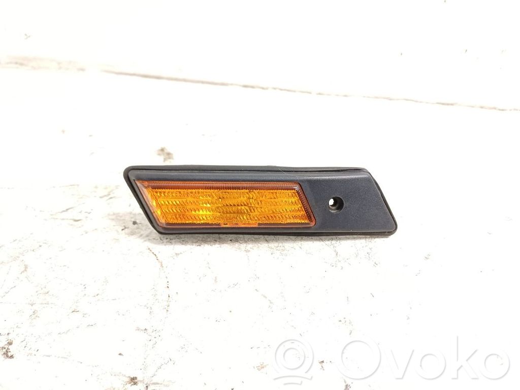BMW 5 E34 Semnalizator bară față 