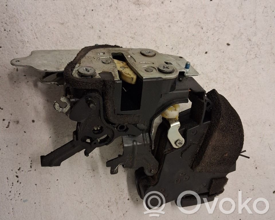 Mazda CX-7 Takaoven lukko 