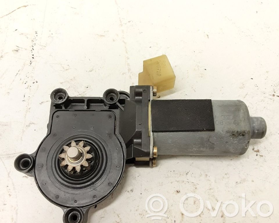 Volvo V70 Silnik regulatora szyby drzwi przednich 