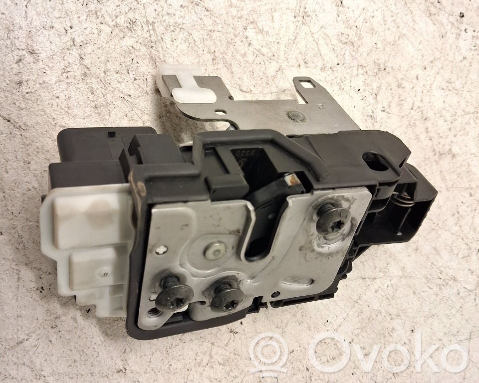 Volvo XC90 Zamek drzwi tylnych 
