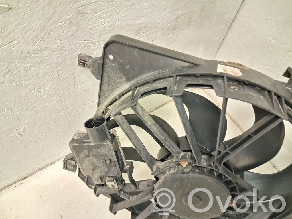Ford C-MAX II Elektrisks radiatoru ventilators 