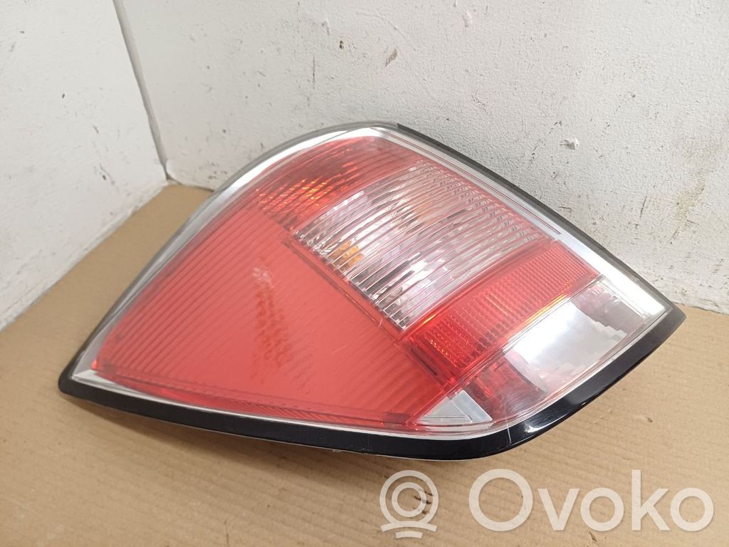 Opel Astra H Galinis žibintas kėbule 
