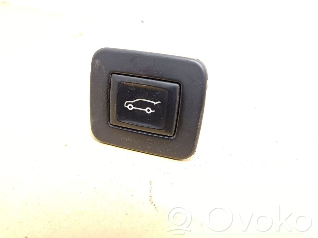 Opel Insignia A Botón interruptor de maletero abierto 