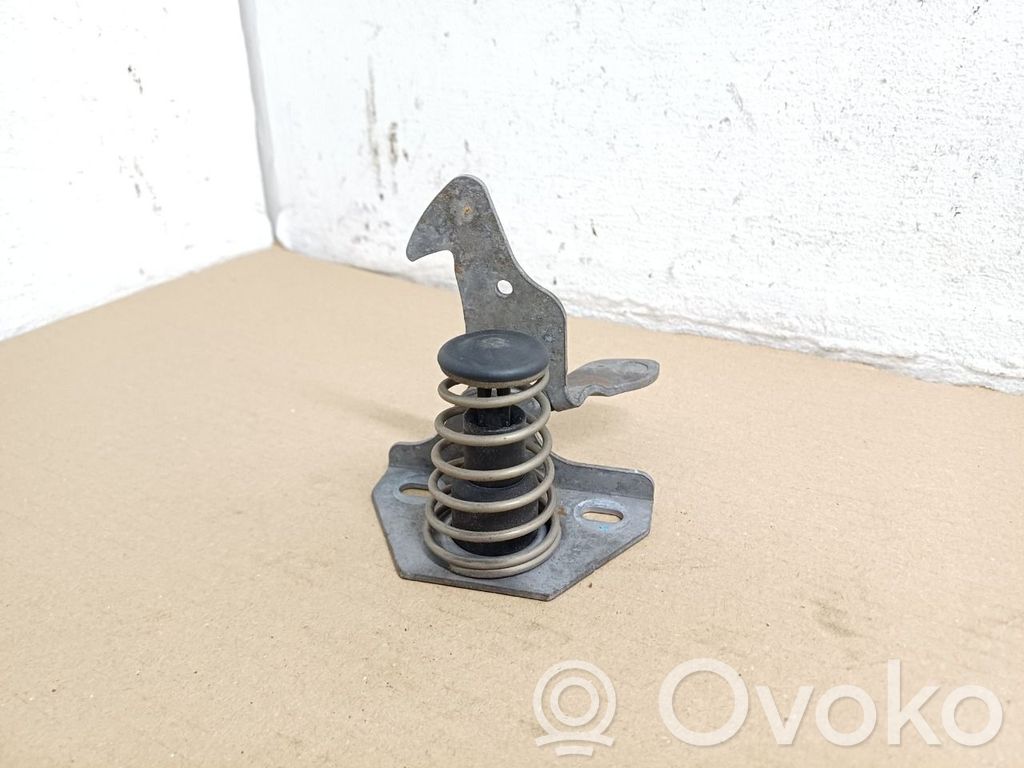 BMW 1 E82 E88 Engine bonnet/hood lock/latch loop/hook 