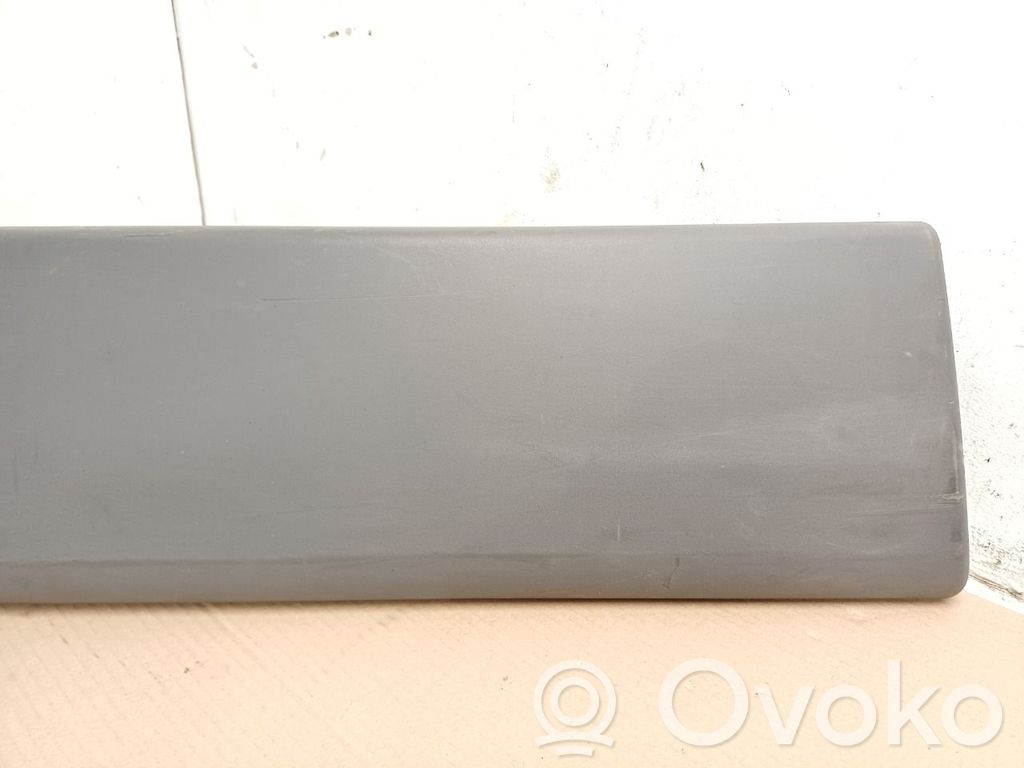 Opel Vivaro Listwa drzwi tylnych 