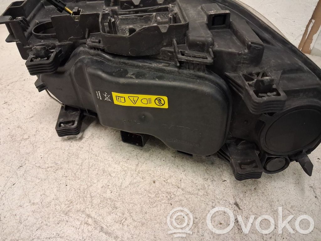 Volvo V70 Phare frontale 