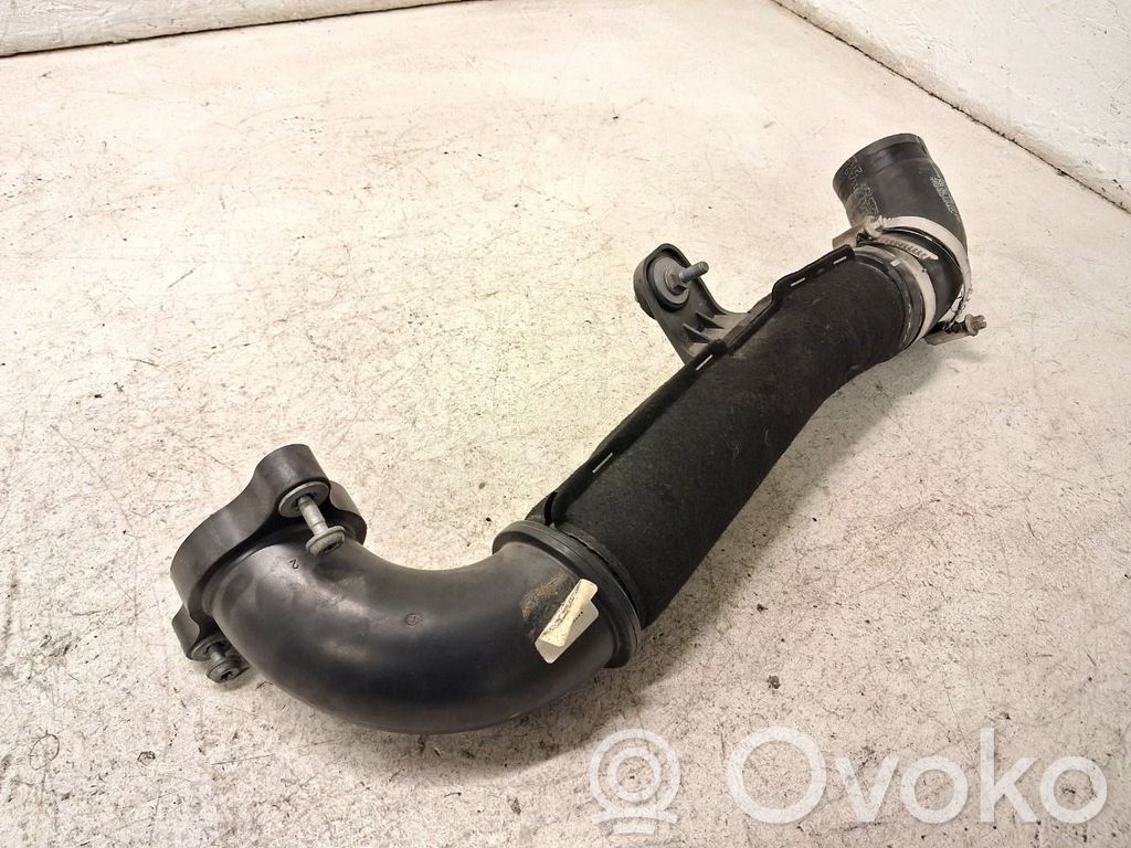 Audi A4 S4 B9 Furtun/conductă intercooler 