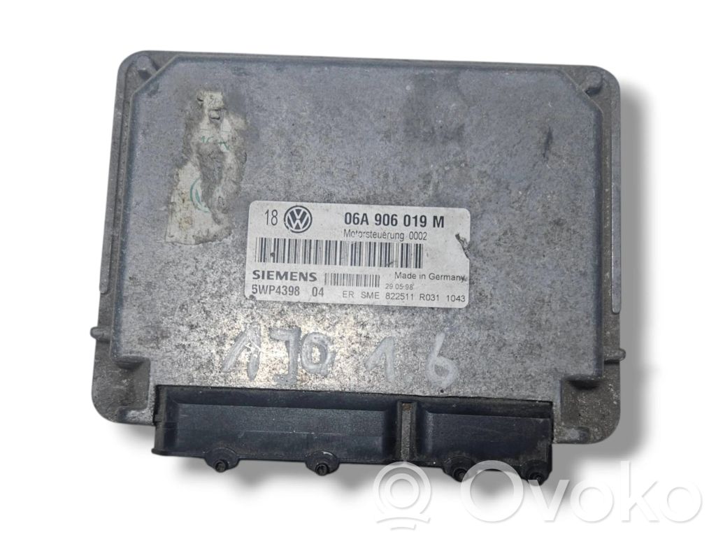 Engine control unit/module   06A906019,5WP4398