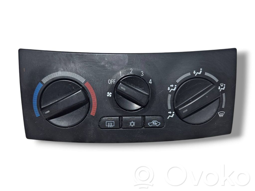 Climate control unit   MN140637,040107
