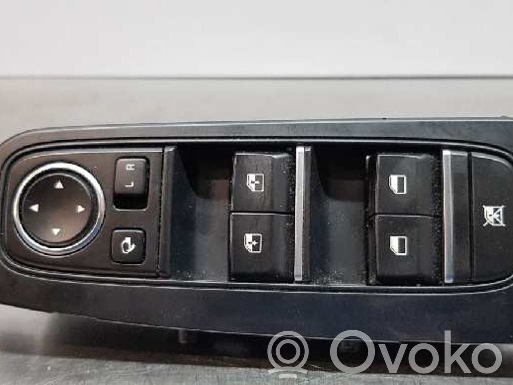 KIA Ceed Electric window control switch 