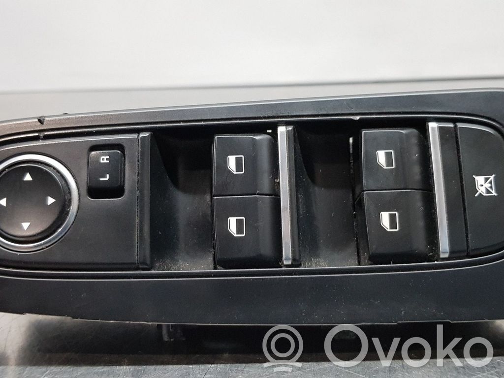 KIA Ceed Electric window control switch 