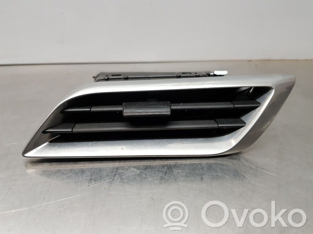 Peugeot 3008 II Centrālais gaisa ventilācijas režģis 