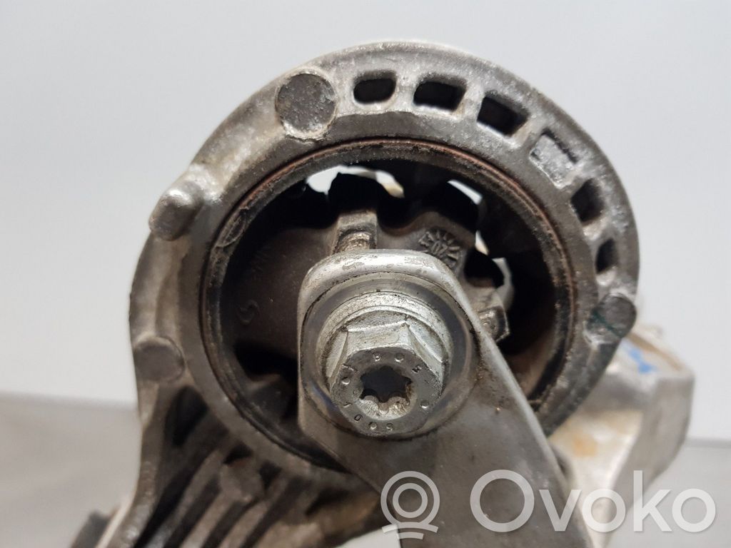 Citroen DS7 Crossback Engine mount bracket 