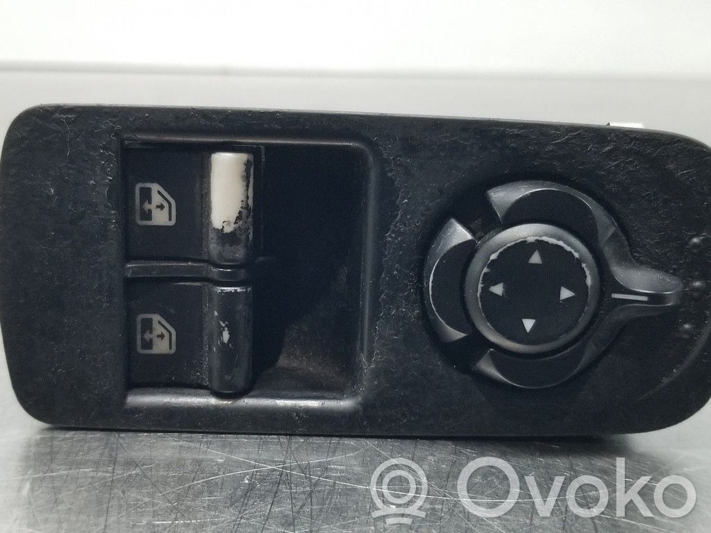 Alfa Romeo Mito Electric window control switch 