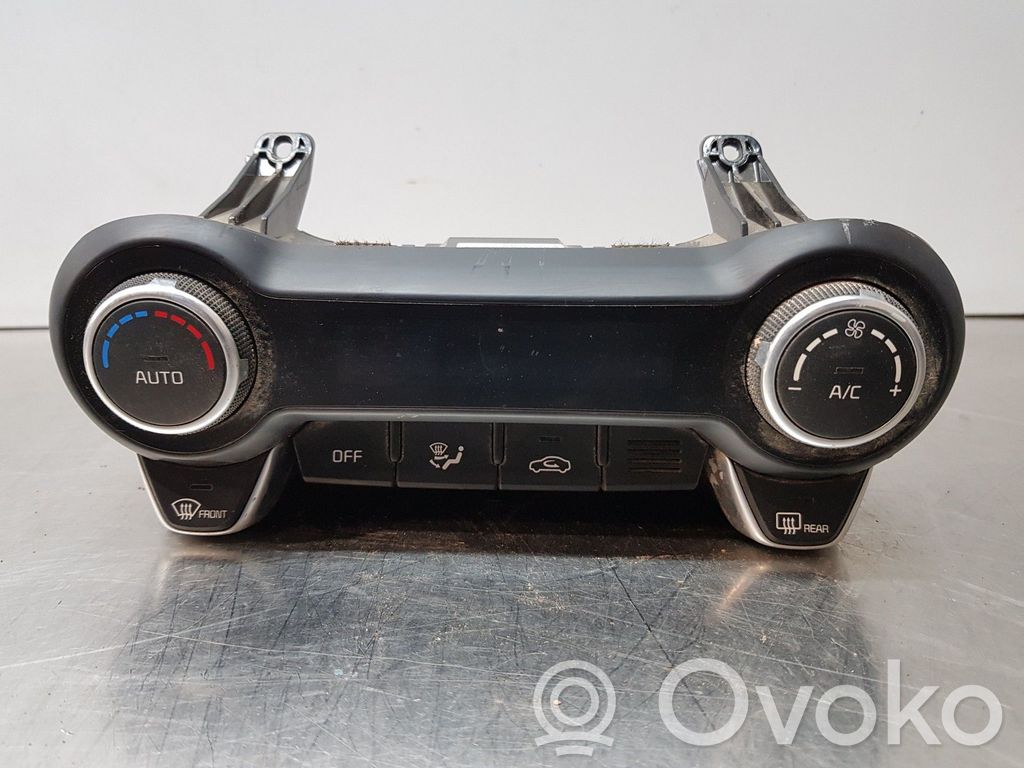 KIA Stonic Climate control unit 