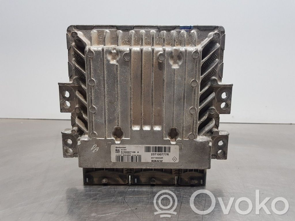 Renault Megane III Engine control unit/module 