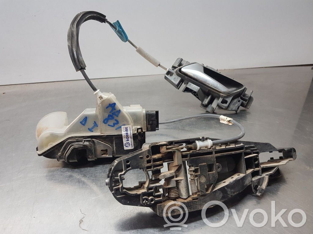 Peugeot Rifter Priekšpusē slēdzene 