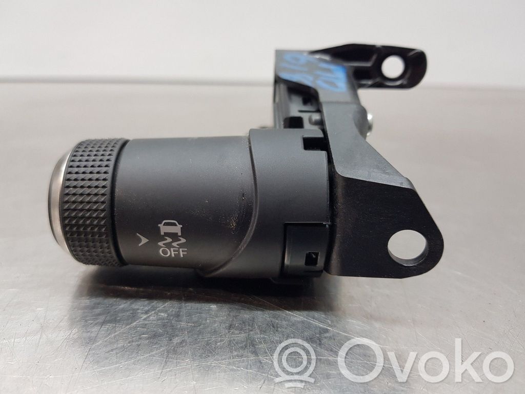 Lexus UX Windscreen/window heater switch 