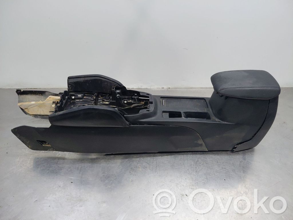 Ford Kuga III Armrest 