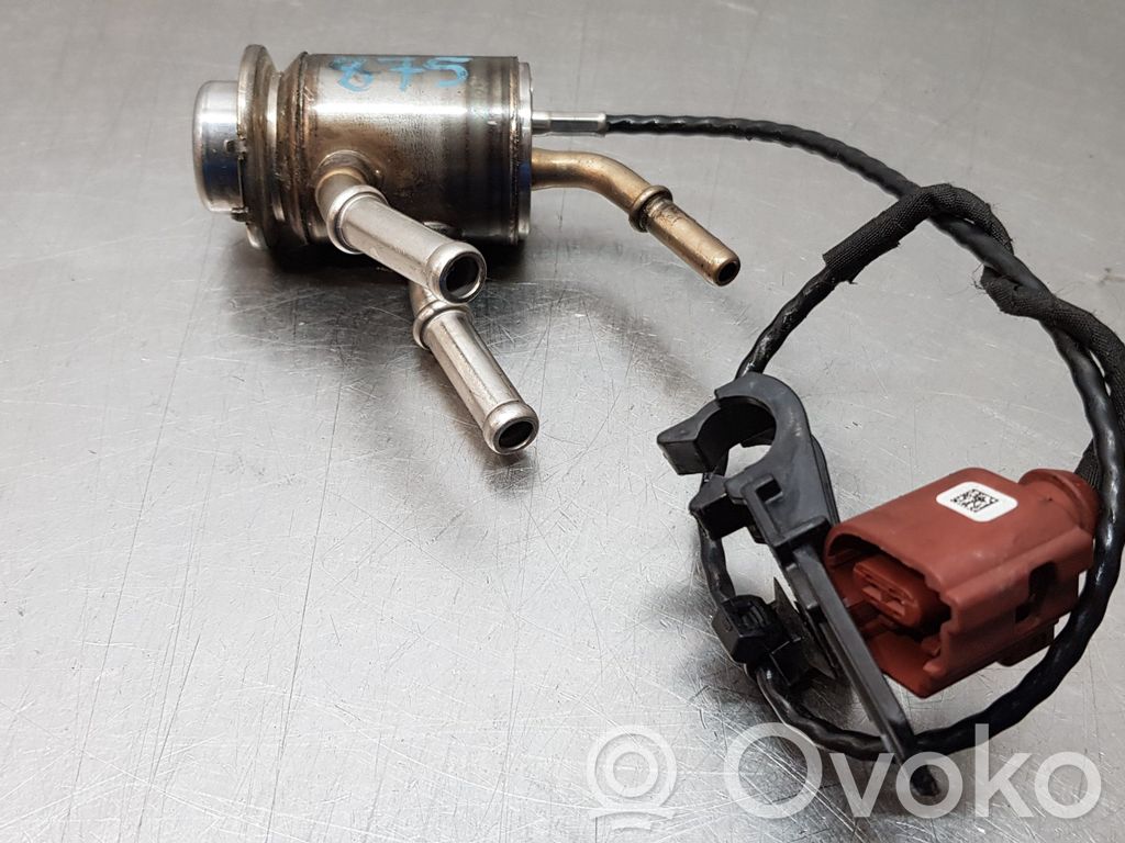 Inyector de combustible   05L131133J