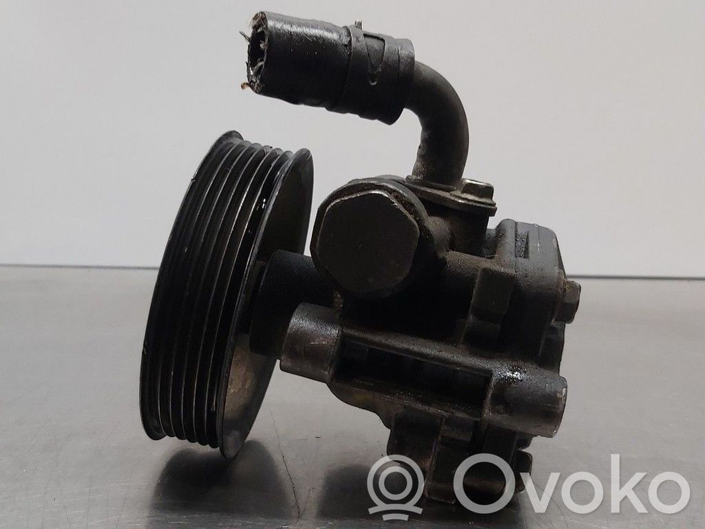 Ohjaustehostimen pumppu   5105449AB