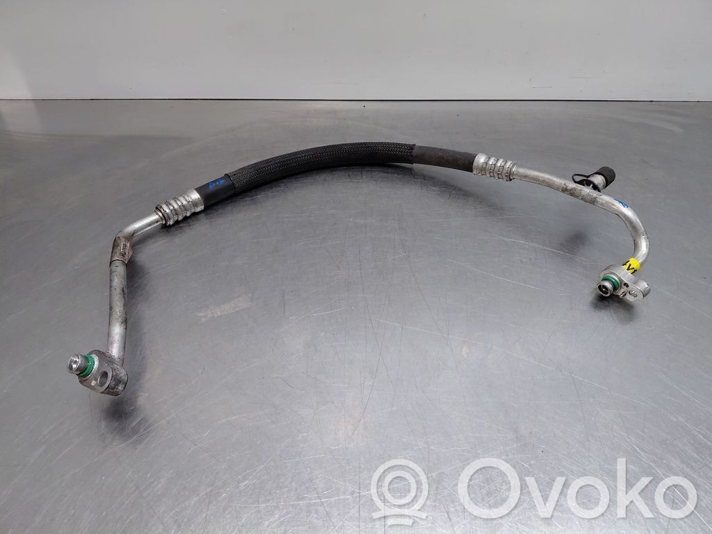 Ilmastointilaitteen putki (A/C)   97762G4950