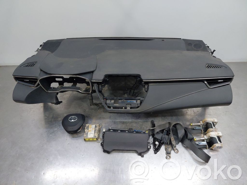 Toyota Corolla E160 E170 Oro pagalvių komplektas 
