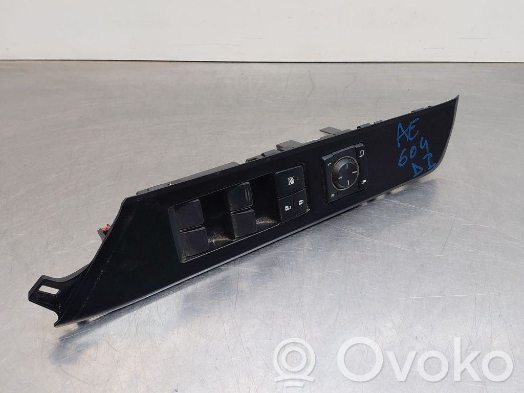 Lexus UX Electric window control switch 