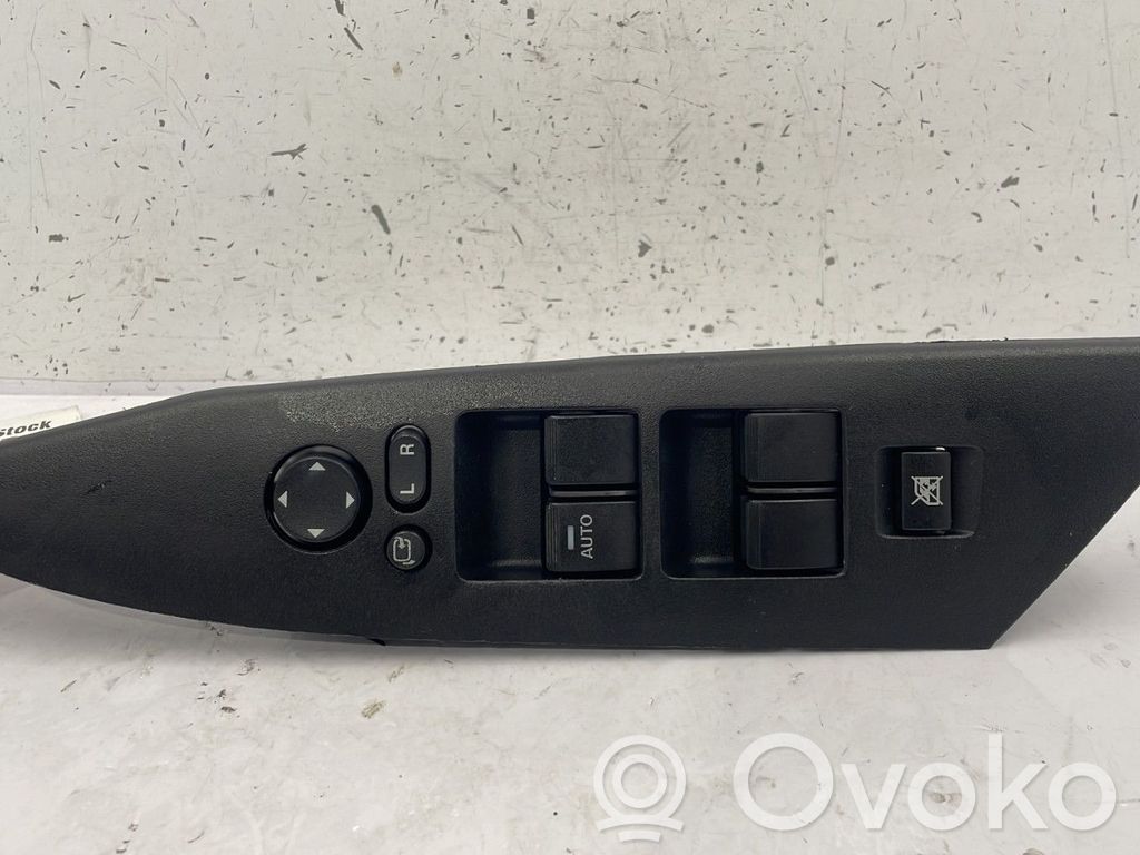 Mazda 3 II Electric window control switch 