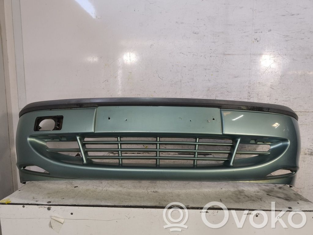 Ford Fiesta Parachoques delantero 