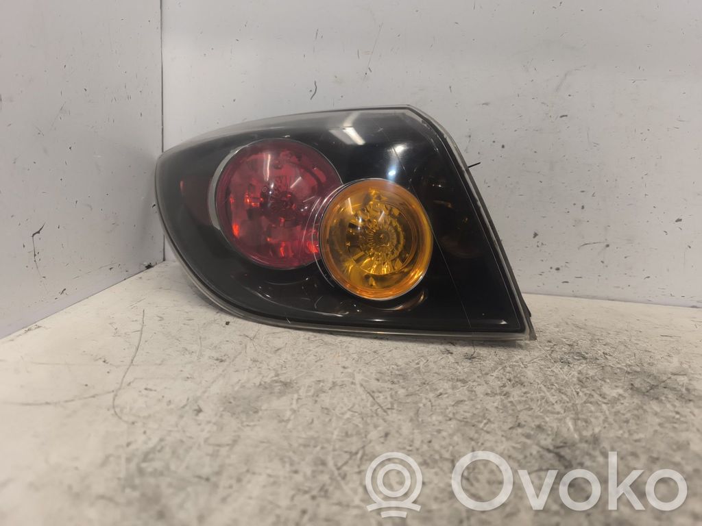 Rear/tail lights   BP4S51180E