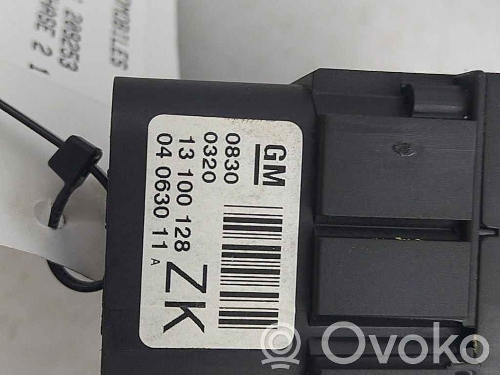 Light switch   13129250