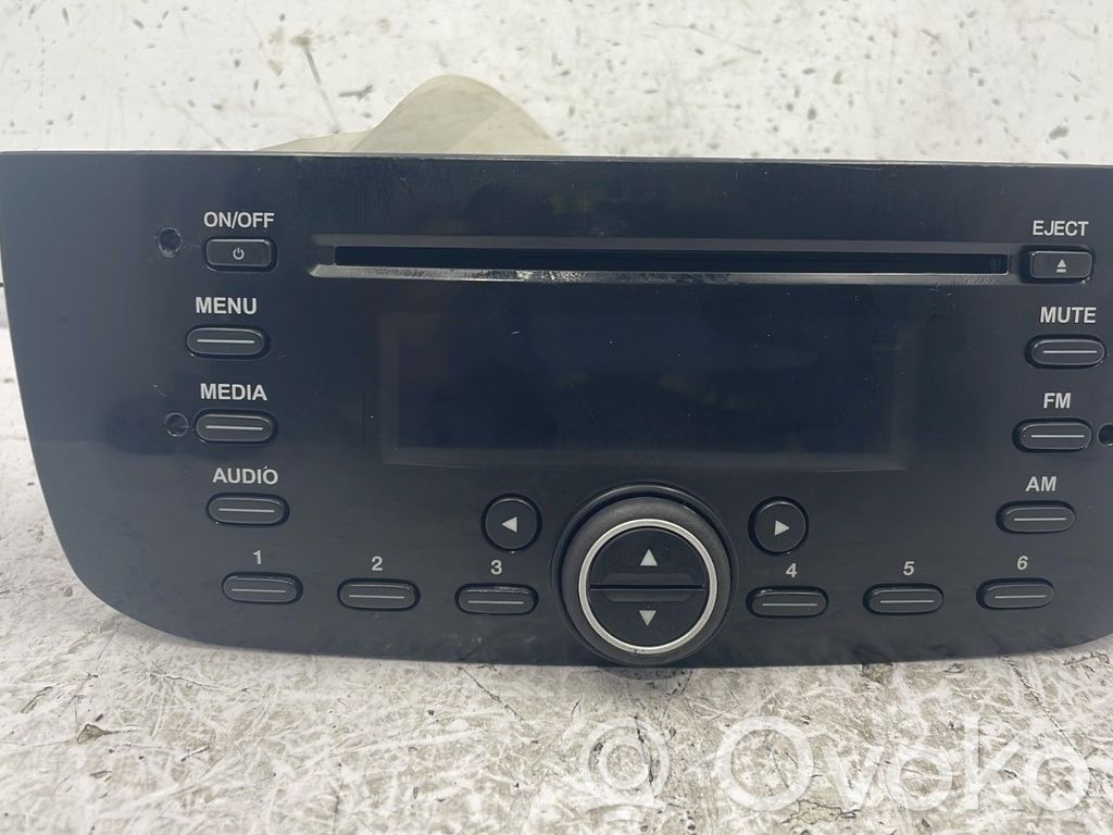 Fiat Punto Evo Panel / Radioodtwarzacz CD/DVD/GPS 