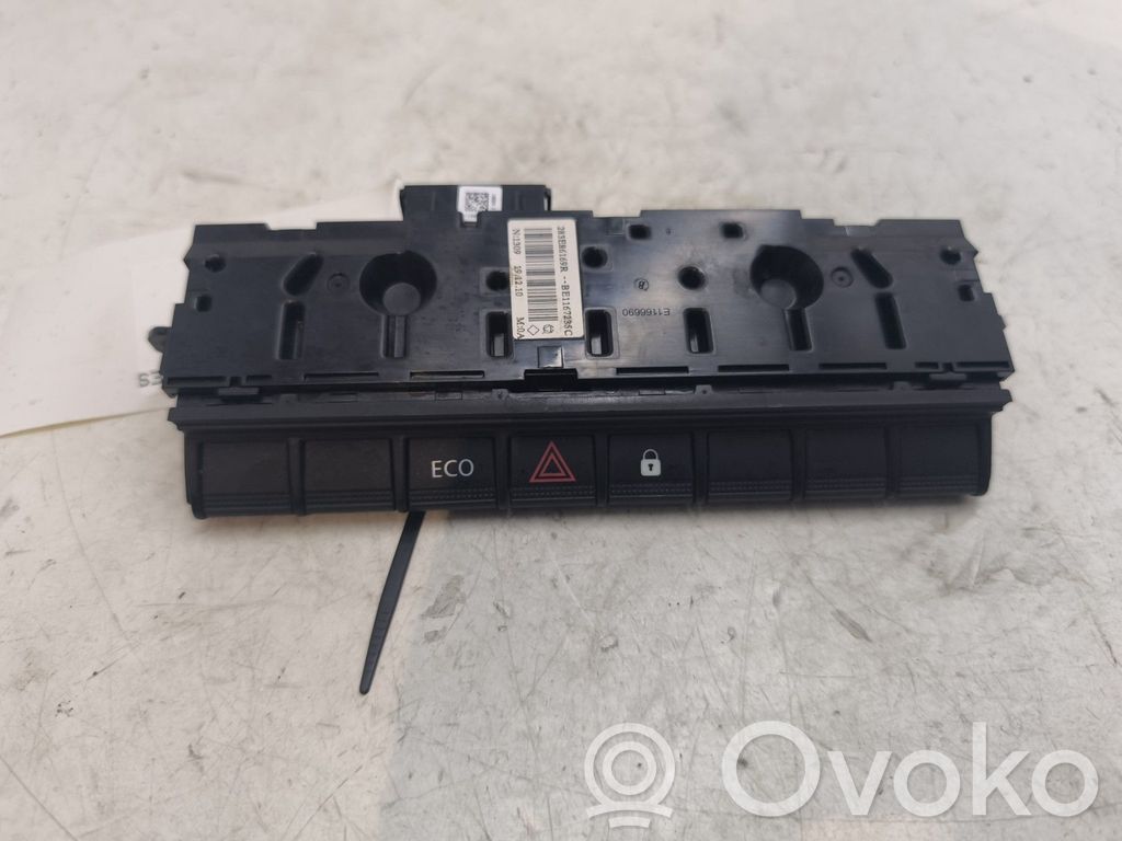 Renault Zoe Hazard light switch 