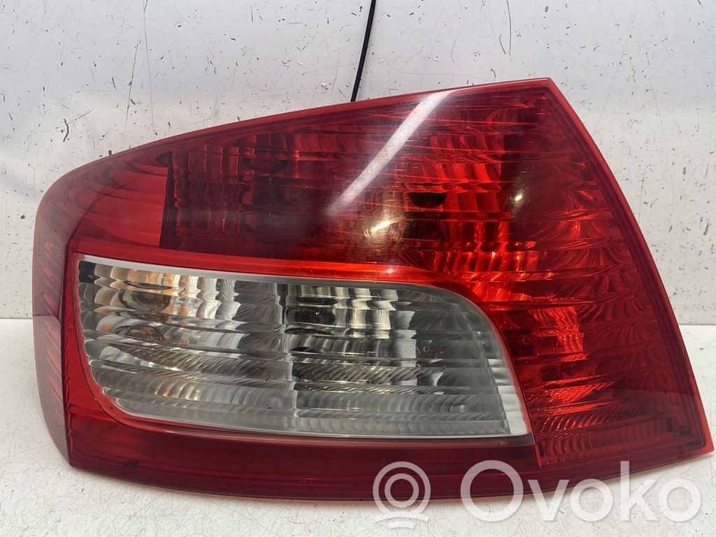 Peugeot 407 Lampă spate în caroserie