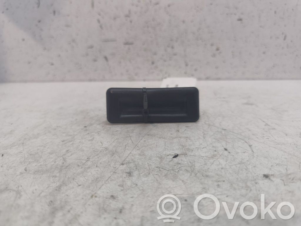 Interruptor para abrir la puerta trasera   5J0827566E